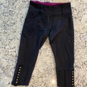 Lululemon capri yoga pants size 6
